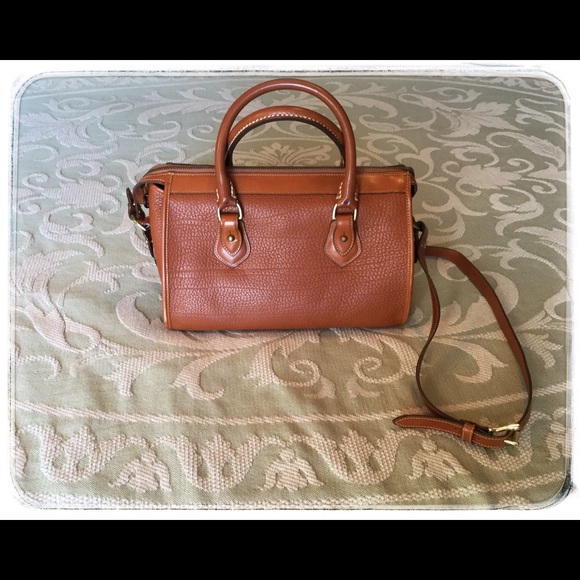 Dooney & Bourke Satchel/Crossbody. - Picture 8 of 8